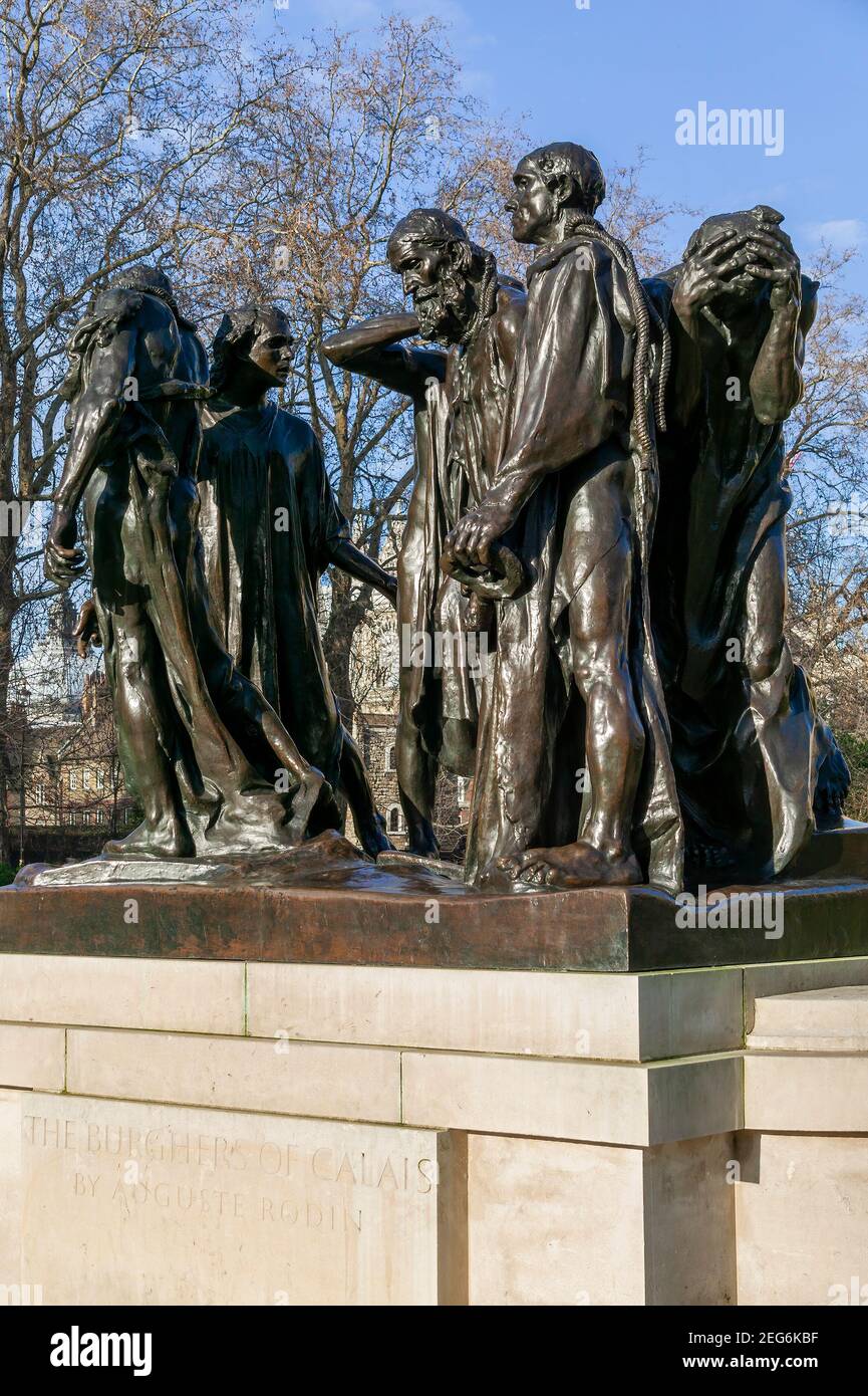 Statue der Bürger von Calais enthüllt im Jahre 1915 im Victoria Tower Gärten an den Houses of Parliament London England Großbritannien, die Ist eine beliebte Touristenreise Stockfoto