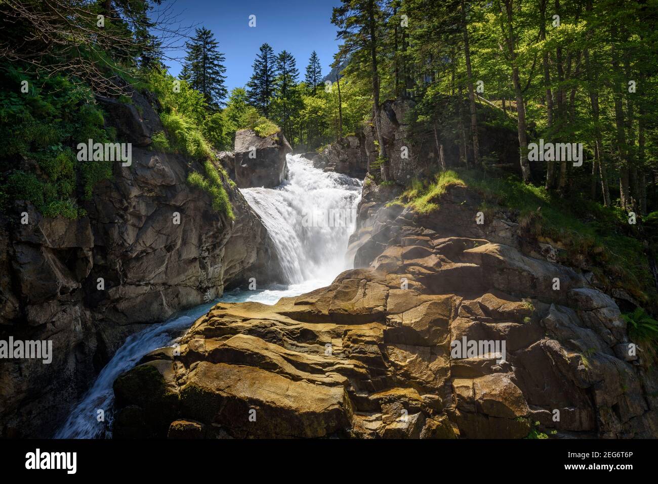 Cerisey Wasserfall auf der Route des Chemin des Cascades zwischen Cauterets und Pont d'Espagne (Cauterets, Nationalpark der Pyrenäen, Frankreich) Stockfoto