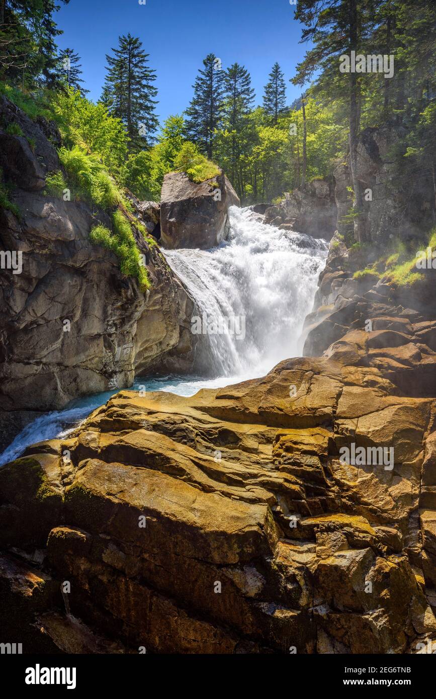 Cerisey Wasserfall auf der Route des Chemin des Cascades zwischen Cauterets und Pont d'Espagne (Cauterets, Nationalpark der Pyrenäen, Frankreich) Stockfoto