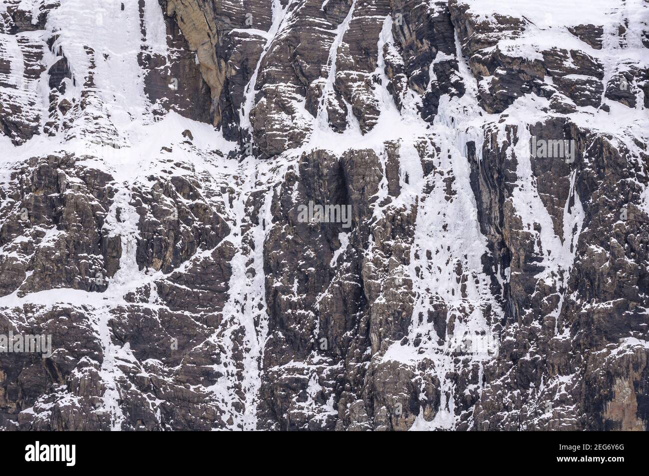 Gefrorene Wasserfälle im Winter im Cirque de Gavarnie (Gavarnie, Midi-Pyrénées, Pyrenäen, Frankreich) Stockfoto