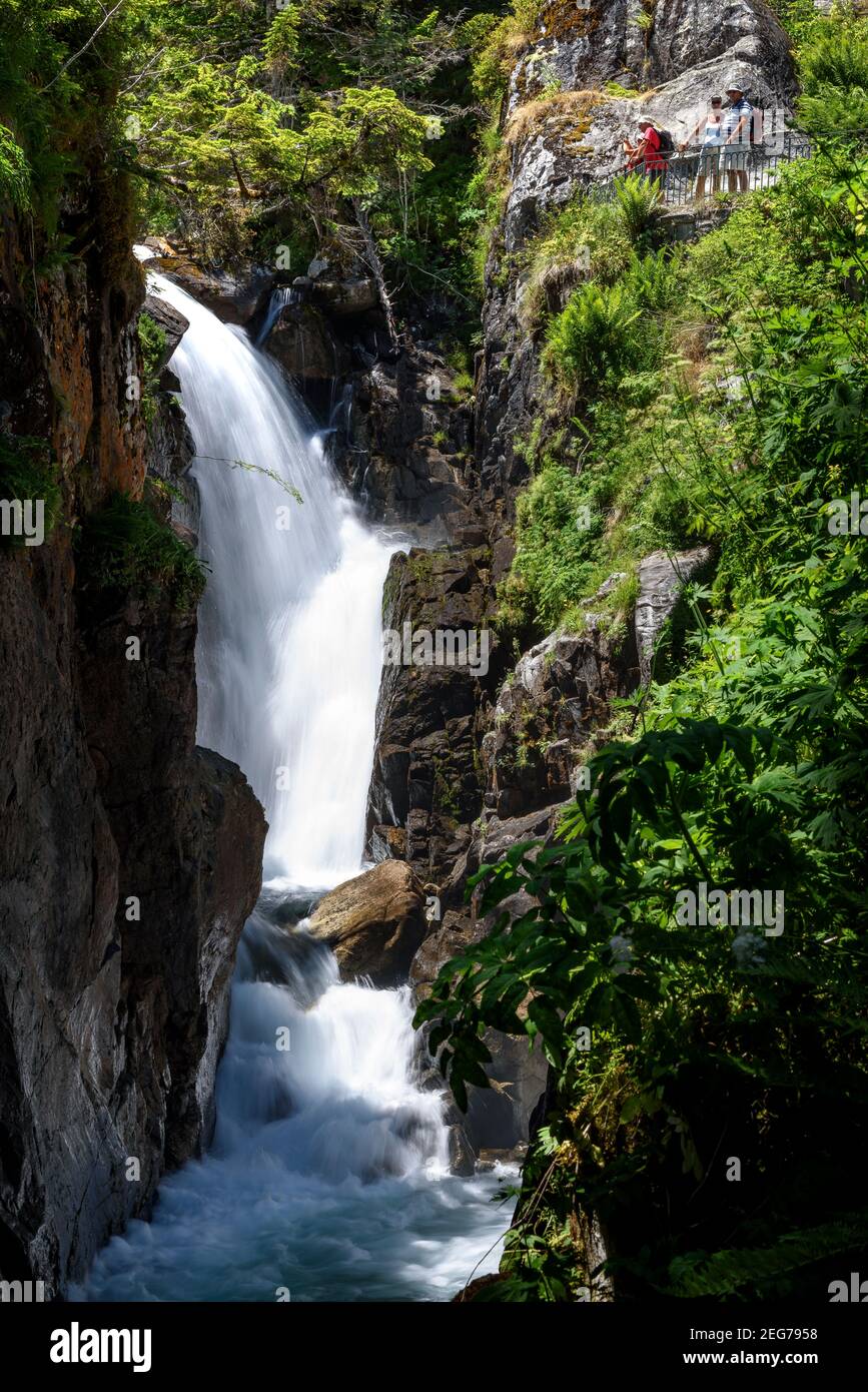Pont d'Espagne Wasserfall im Sommer (Cauterets, Nationalpark der Pyrenäen, Frankreich) ESP: Cascada del Pont d'Espagne en verano (Cauterets) Stockfoto