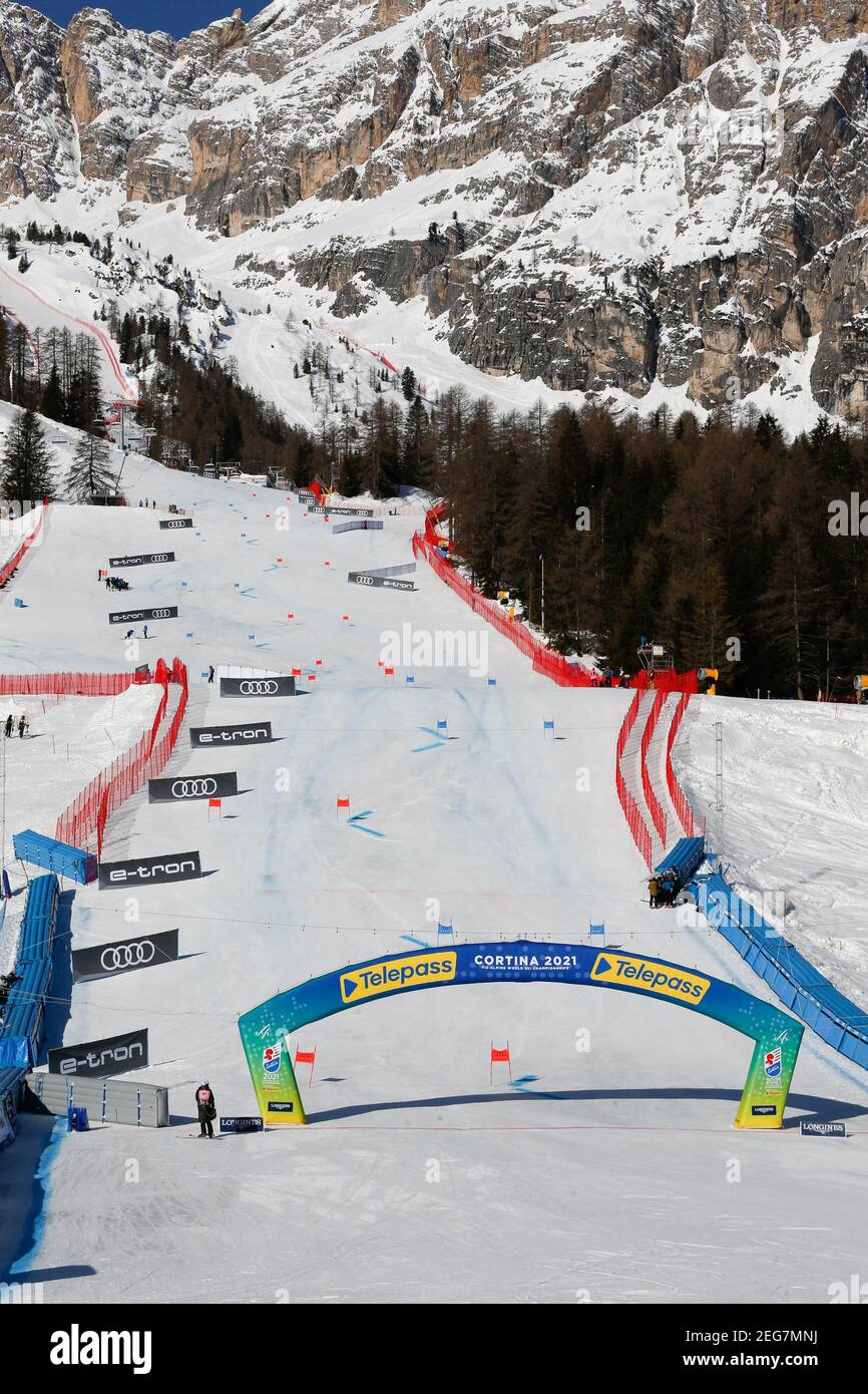 Olympia delle Tofane, Cortina (BL), Italien, 18. Februar 2021, Olympia delle Tofane Panoramablick während 2021 FIS Alpine Ski-Weltmeisterschaften - Riesenslalom - Damen, alpines Skirennen - Foto Francesco Scaccianoce / LM Credit: LiveMedia/Alamy Live News Stockfoto