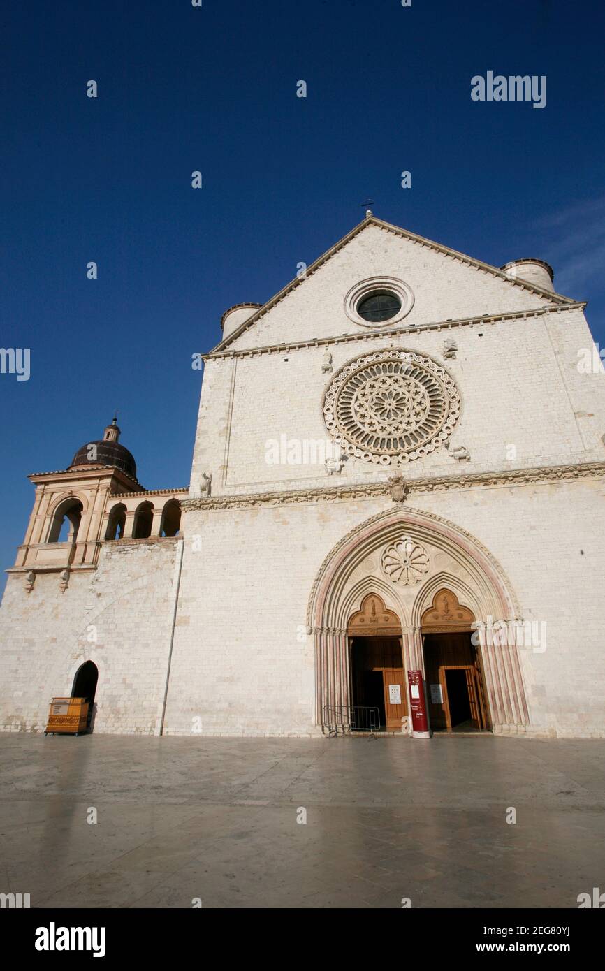 Die Kirche auf dem Platz des sacro Convento di san Francesco de assisi