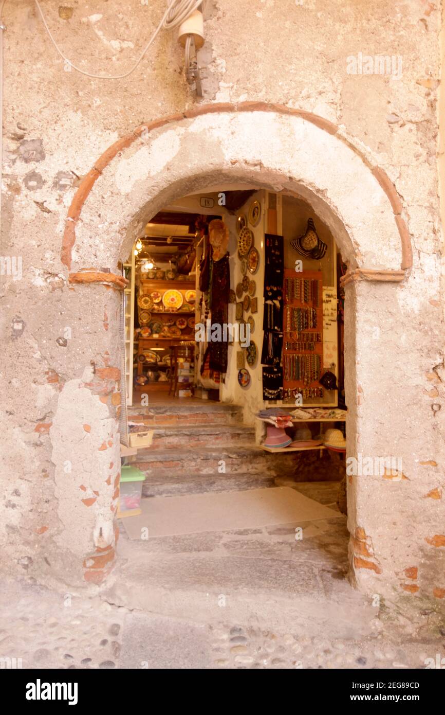 Ein Geschäft auf der Insel Isla Pescatori am Lago maggiore in Piemont in Norditalien. Italien, Piemont, Oktober 2011 Stockfoto