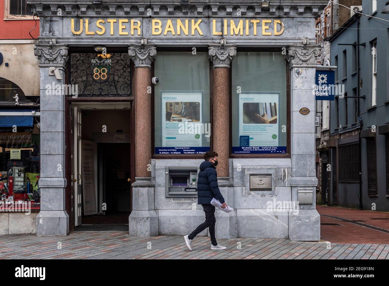 Cork, Irland. Februar 2021, 18th. Die Ulster Bank, die zur RBS-Gruppe gehört, erwägt den Austritt aus der Republik Irland und könnte 2.800 Arbeitsplätze und 88 Filialen abschaffen. Eine Entscheidung wird heute von der Muttergesellschaft NatWest getroffen. Quelle: AG News/Alamy Live News Stockfoto
