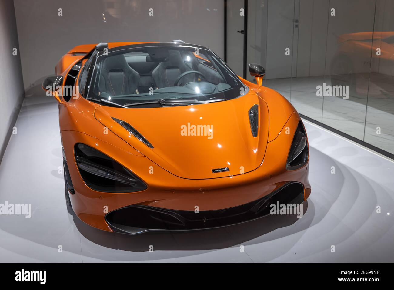 McLaren Warszawa Concept Pop-Up Store Showroom in der Krakowskie Przedmiescie Straße in Warschau, Polen Stockfoto