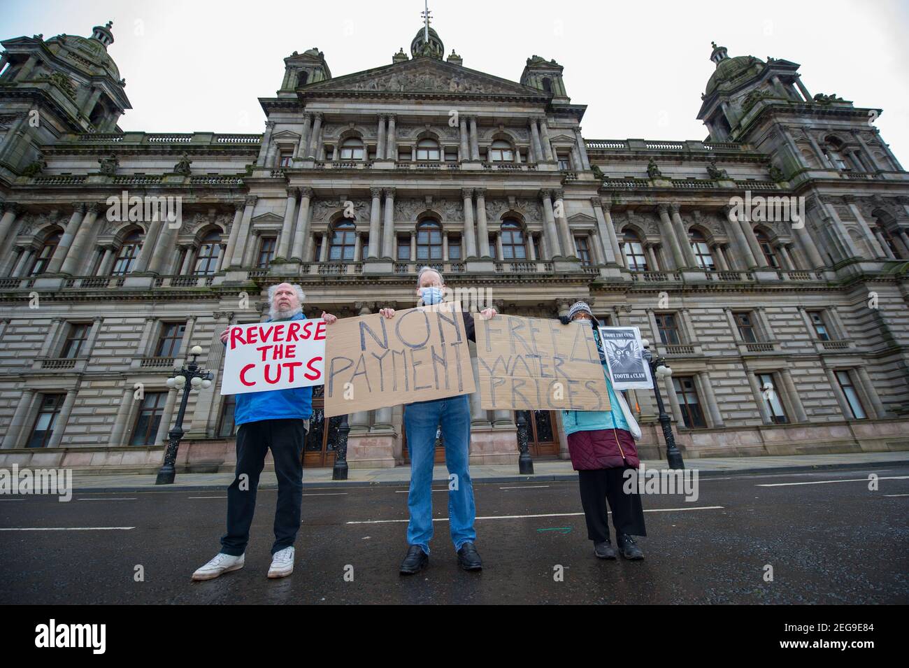 Glasgow, Schottland, Großbritannien. 18. Februar 2021. Im Bild: (L-R) Eric Chester; Sean Clerkin; Susan. Quelle: Colin Fisher/Alamy Live News. Stockfoto