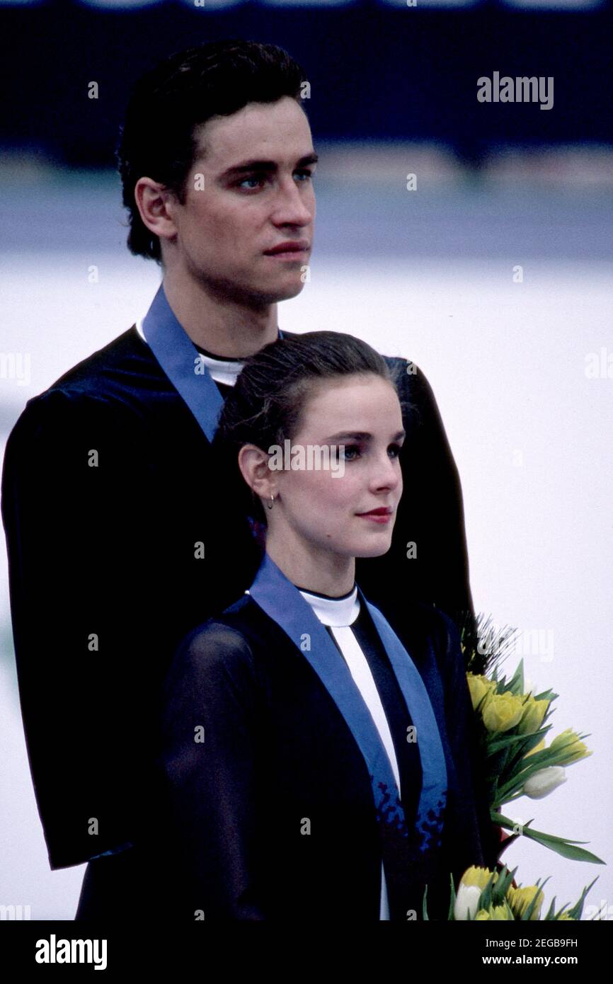 Ekaterina (Ekaterina, Katja) Alexandrowna Gordejewa und Sergei Michailowitsch Grinkow (Grinkow), UdSSR, Eiskunstlauf, Paarlaufen, Goldmedaille, Olympiasieger, hier bei der Preisverleihung, XVII Olympische Winterspiele 1994 Lillehammer, 15. Februar 1994 Â Einsatz weltweit Stockfoto