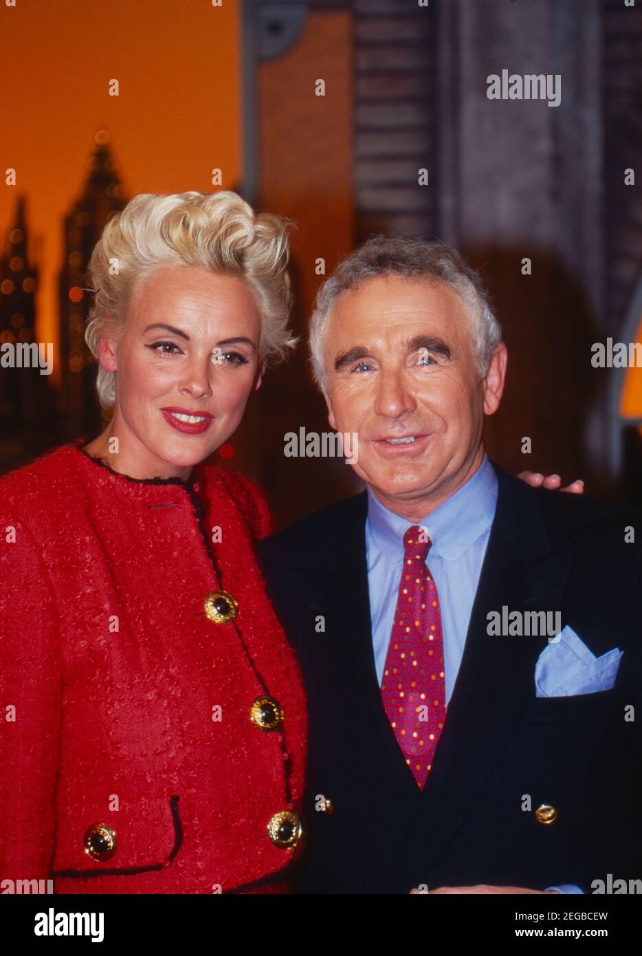 Harald-Schmidt-Show, Unterhaltungs-Stalkshow, Deutschland 1995 - 2003, Gaststar: Schauspielerin Brigitte Nielsen mit Frederic Prinz von Anhalt Stockfoto