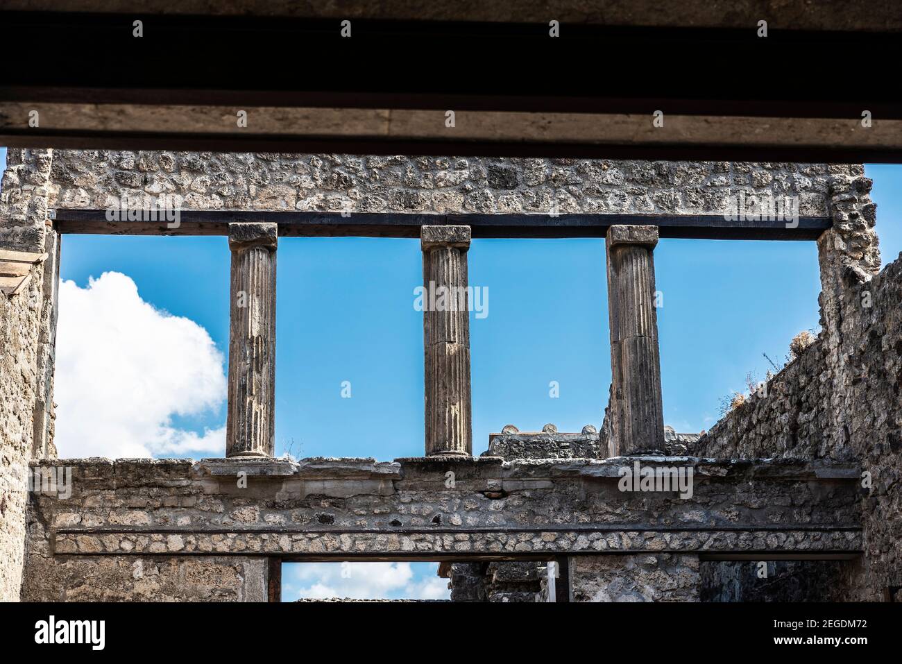 Blick auf die römischen Ruinen der antiken archäologischen Stätte von Pompeji in Kampanien, Italien Stockfoto