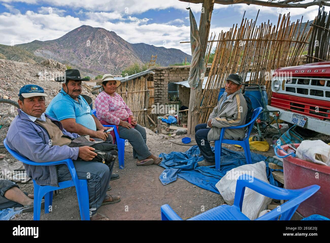 Bolivianische Bauern im Dorf Tocloca in der Nähe von Tupiza, Provinz Sud Chichas, Departamento Potosí, Bolivien Stockfoto