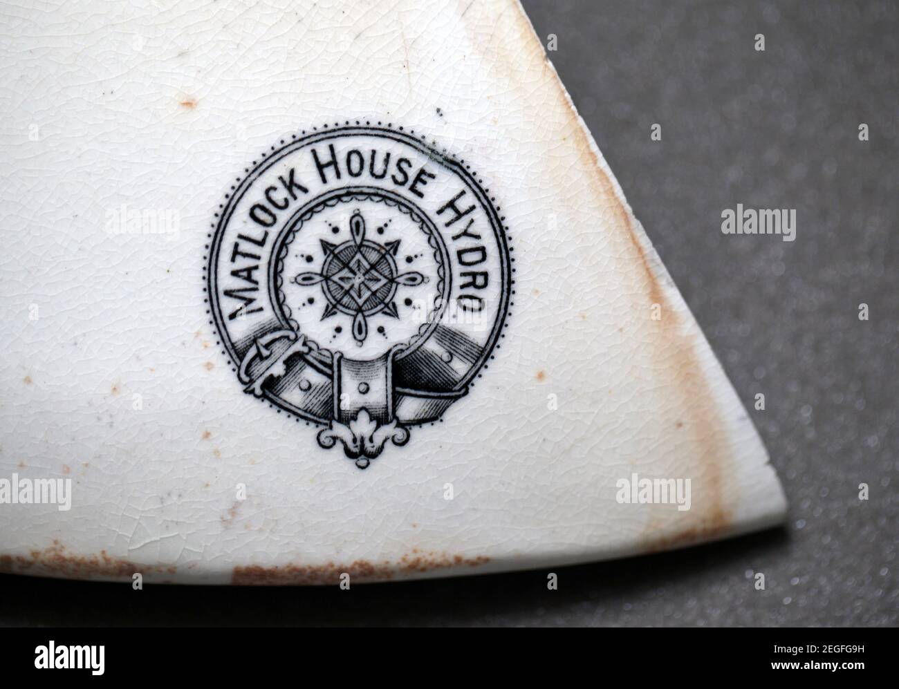 Töpferscherbe mit der gedruckten Marke für Matlock House Hydro in Derbyshire Stockfoto