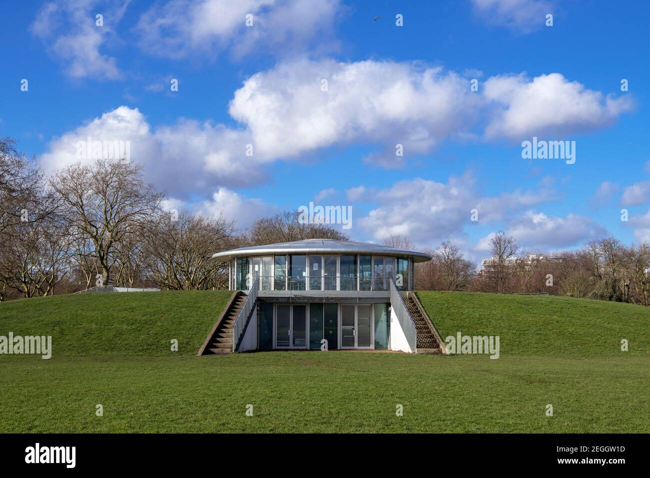 The Hub Café und Umkleidekabinen Regents Park London England Stockfoto