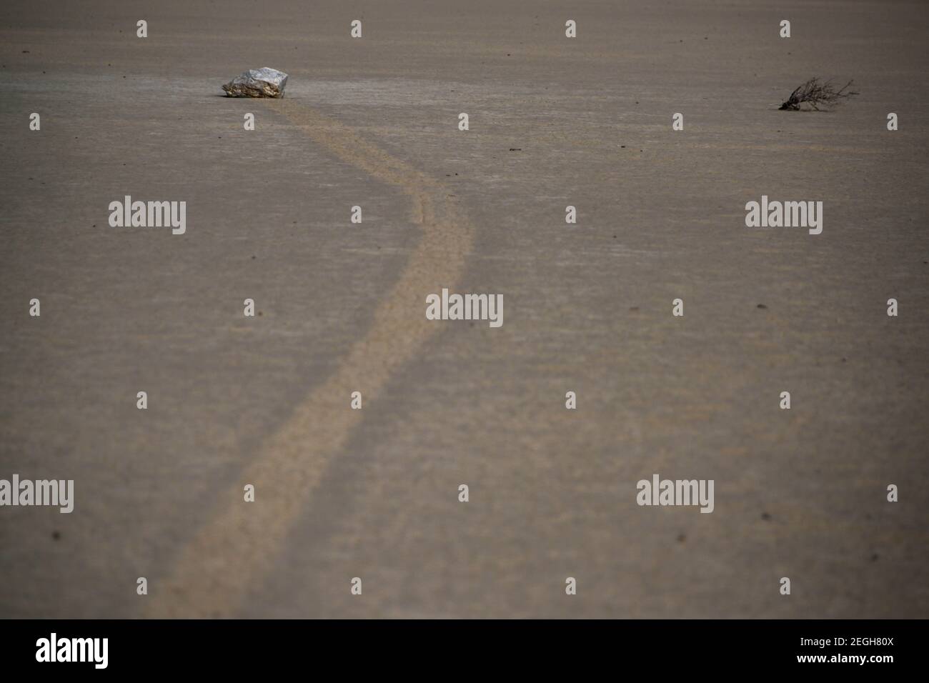 Allgemeine Gesamtansicht der "Racetrack" playa im Death Valley Nationalpark, Calif, Sonntag, 14. Februar 2021. (Dylan Stewart/Image of Sport) Stockfoto