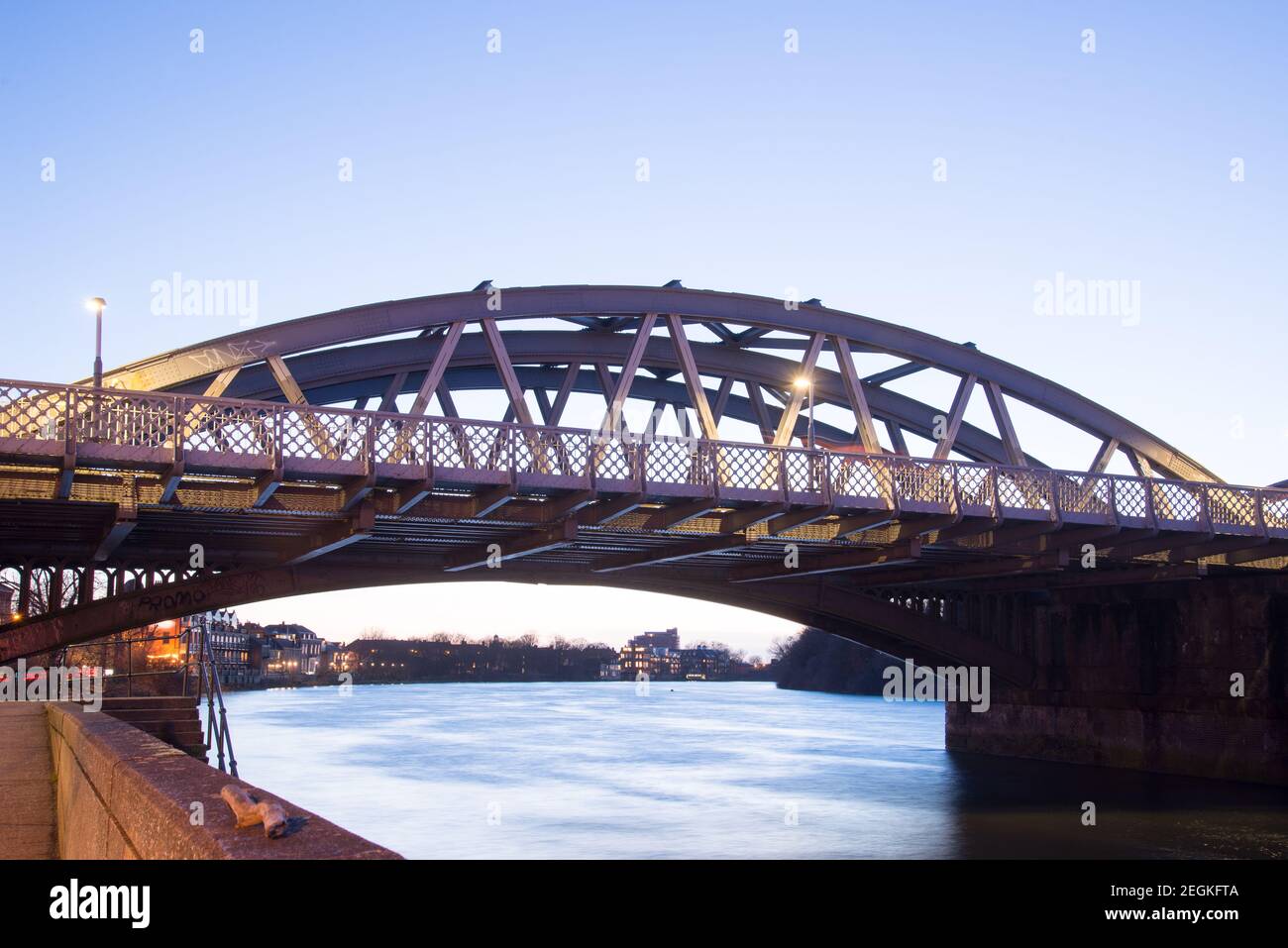 Barnes-Eisenbahnbrücke Stockfoto