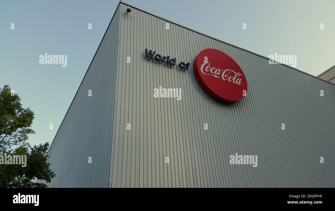 USA, Atlanta - 23. August 2014 - CocaCola Logo außerhalb der Coca Cola Welt in Atlanta Stockfoto
