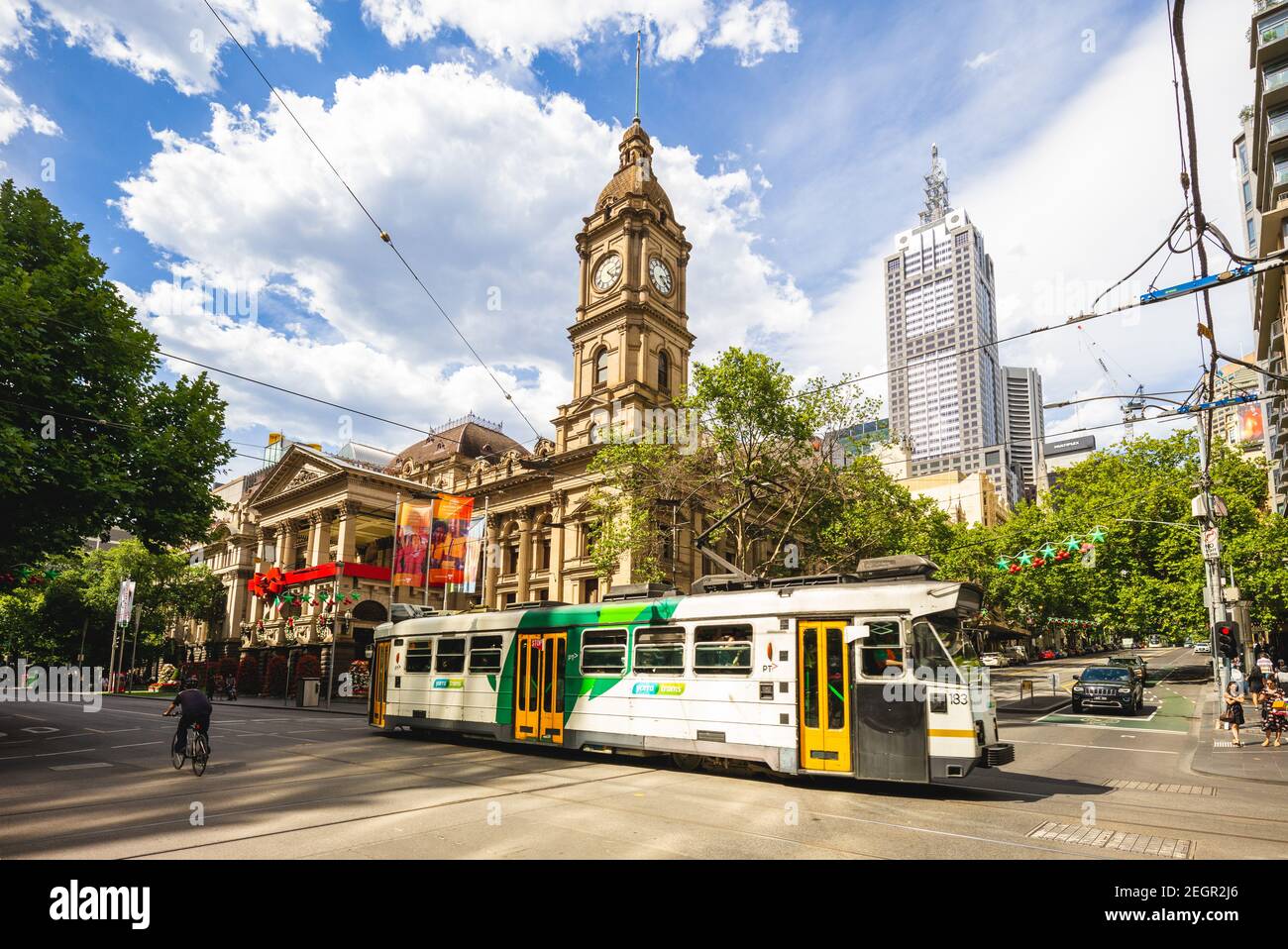 28. Dezember 2018: Melbourne Town Hall befindet sich im Zentrum von Melbourne, Victoria, Australien wurde von dem berühmten lokalen Architekten Joseph Reed an entworfen Stockfoto