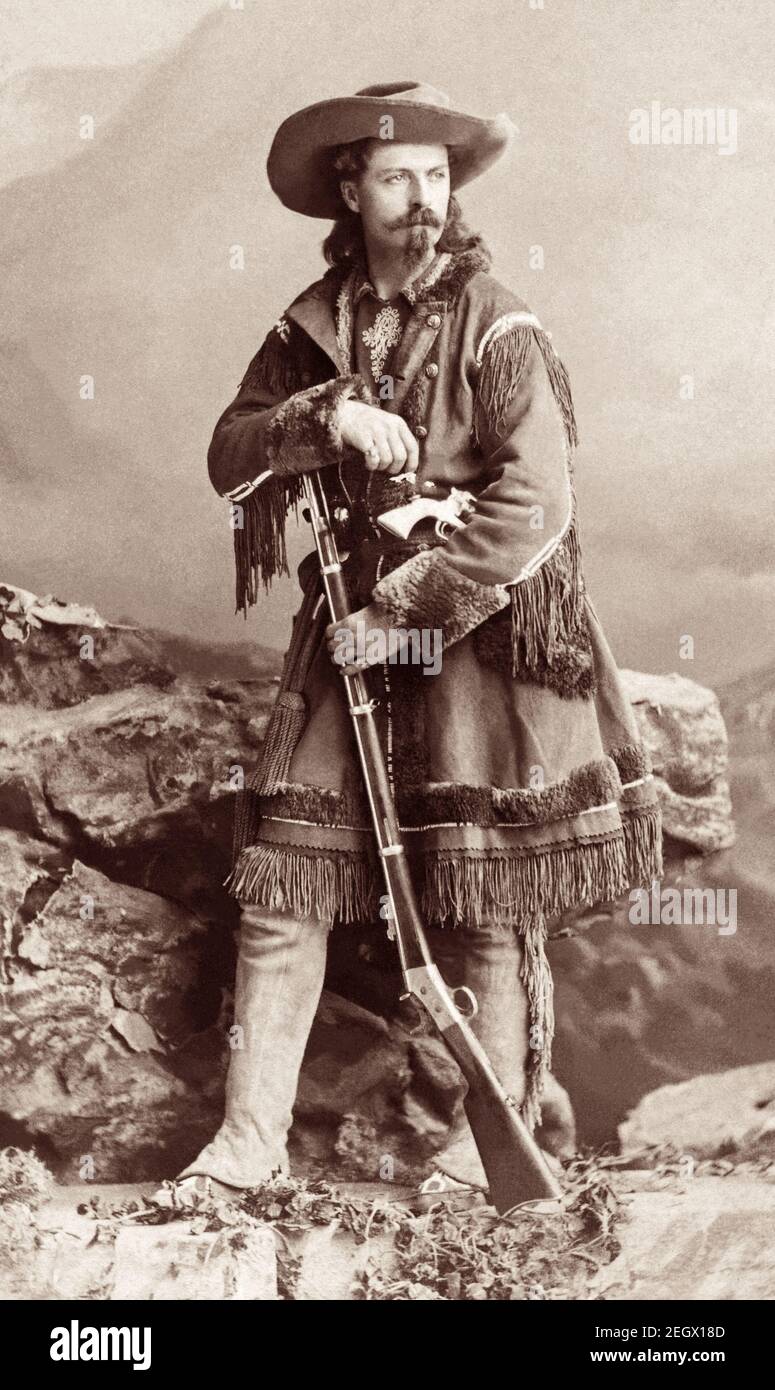William Frederick 'Buffalo Bill' Cody (1846–1917), amerikanischer Soldat, Bison-Jäger und Showman, am besten bekannt für Buffalo Bills Wild West-Show, in einem Fotoportrait c1875. Stockfoto