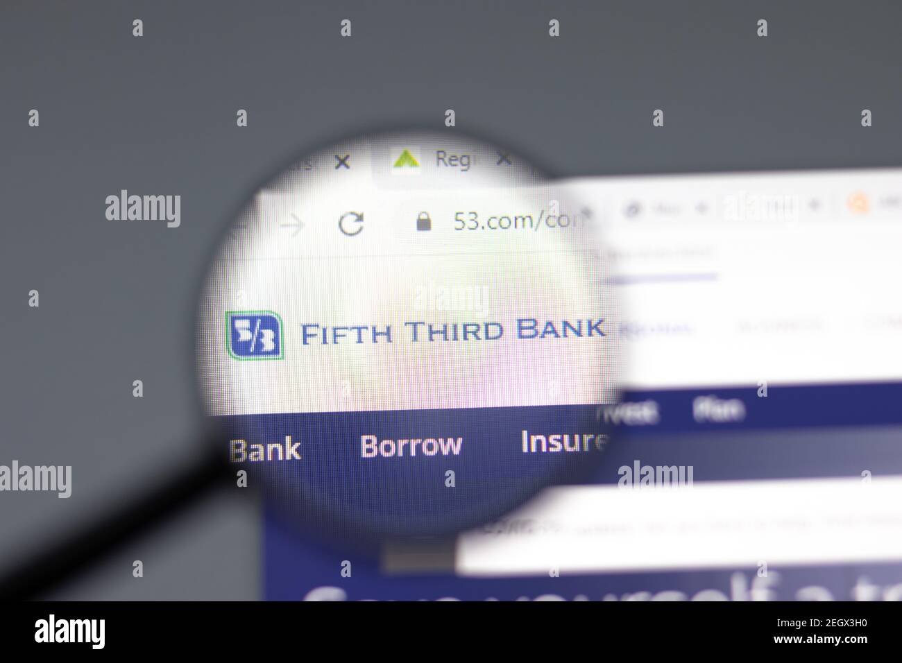 New York, USA - 15. Februar 2021: Fifth Third Bank Website im Browser mit Firmenlogo, illustrative Editorial Stockfoto New York, USA - 15. Februar 2021: Fifth Third Bank Website im Browser mit Firmenlogo, illustrative Editorial Stockfoto