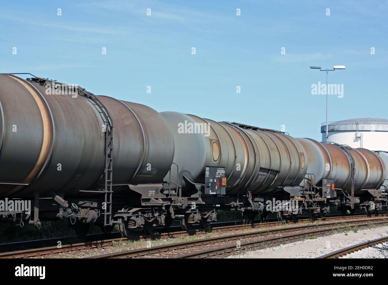 Treibstofftransport zum Depot per Bahn Stockfoto