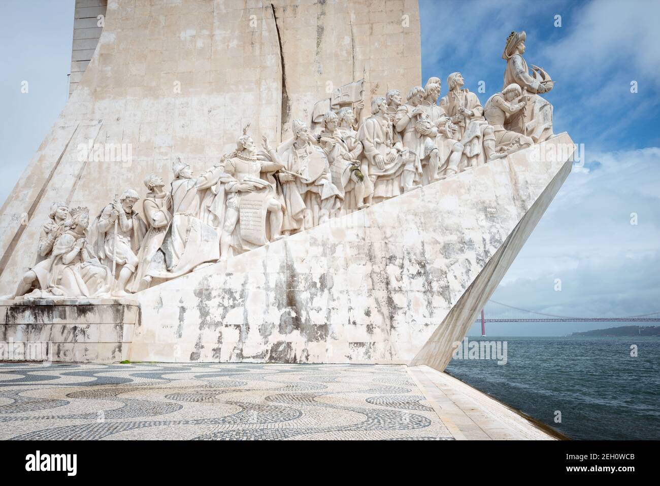 Padrao dos Descobrimentos (Denkmal der Entdeckungen) ist ein Monument, das sich am Ufer des Tejo in Lissabon, Portugal Stockfoto