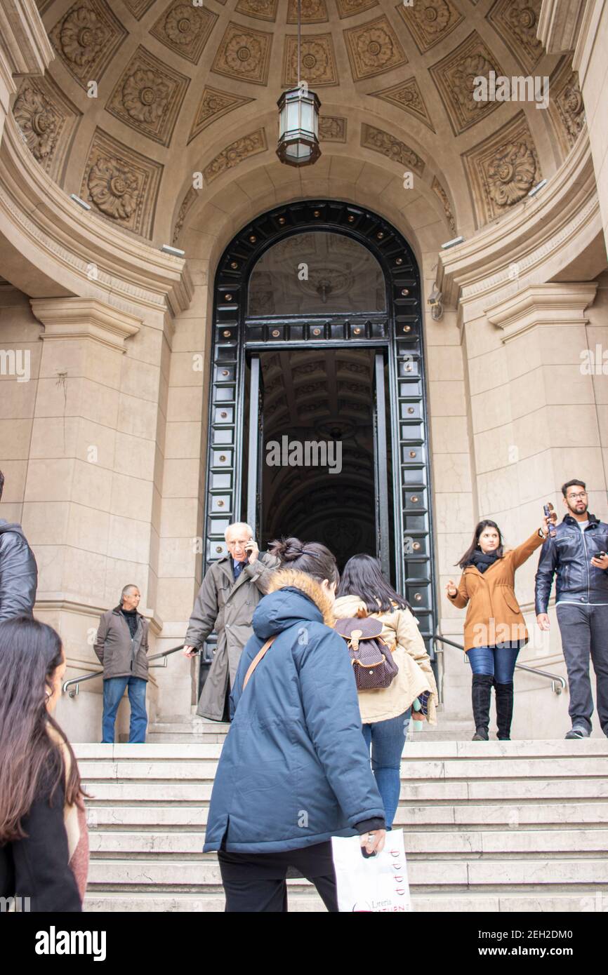 BUENOS AIRES - 15th Okt 2019: Eingang des Obersten Gerichtshofs der Nation, in der Stadt Buenos Aires in Argentinien Stockfoto