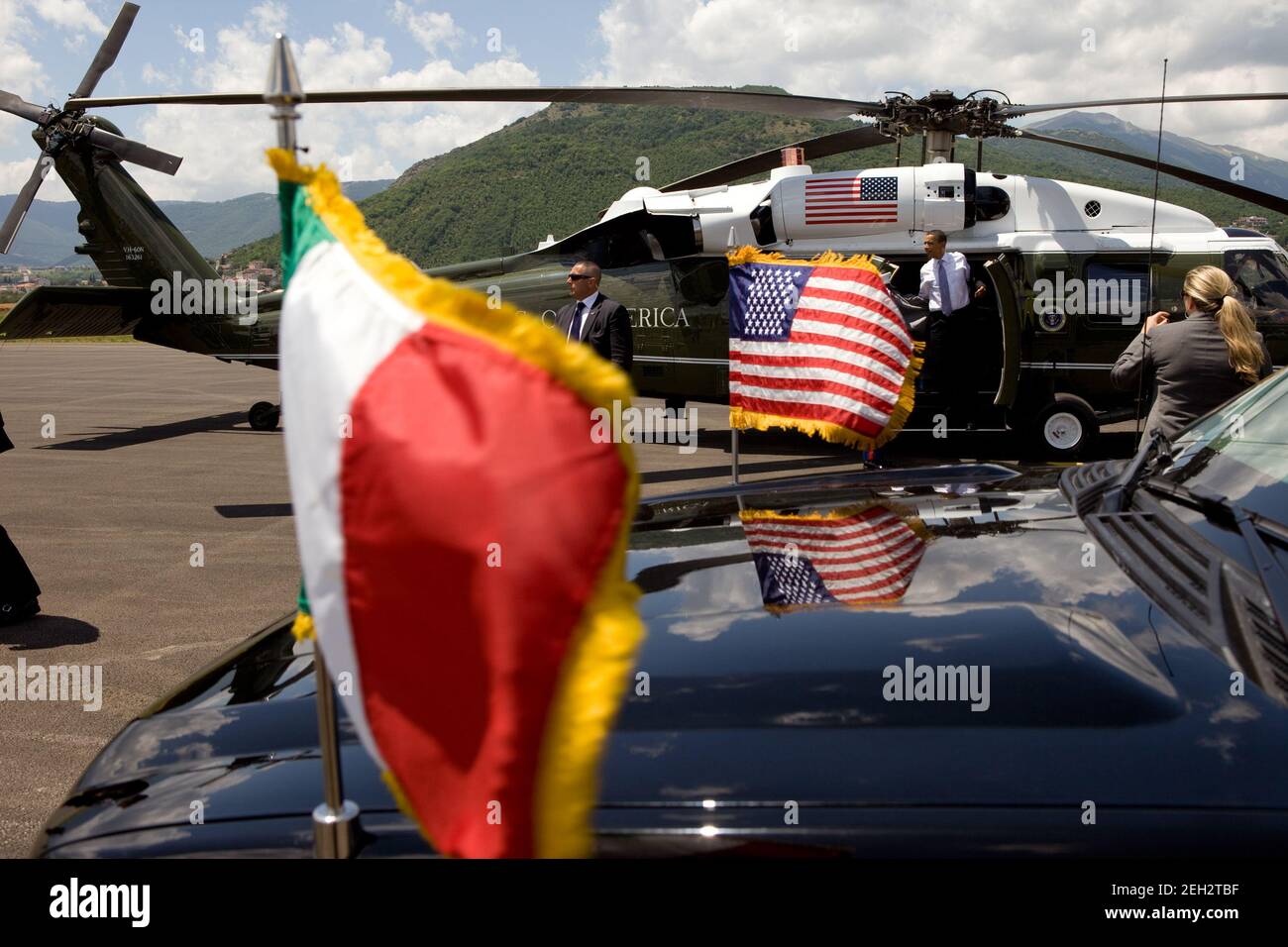 Us-Präsident Barack Obama kommt für die G-8-Gipfel in L'Aquila, Italien, 8. Juli 2009. Stockfoto