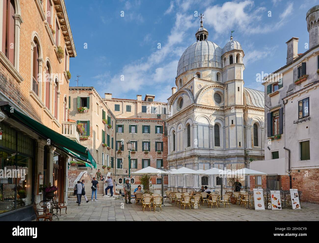 Campo Santa Maria Nova mit Kirche Chiesa di Santa Maria dei Miracoli, Venedig, Venetien, Italien Stockfoto