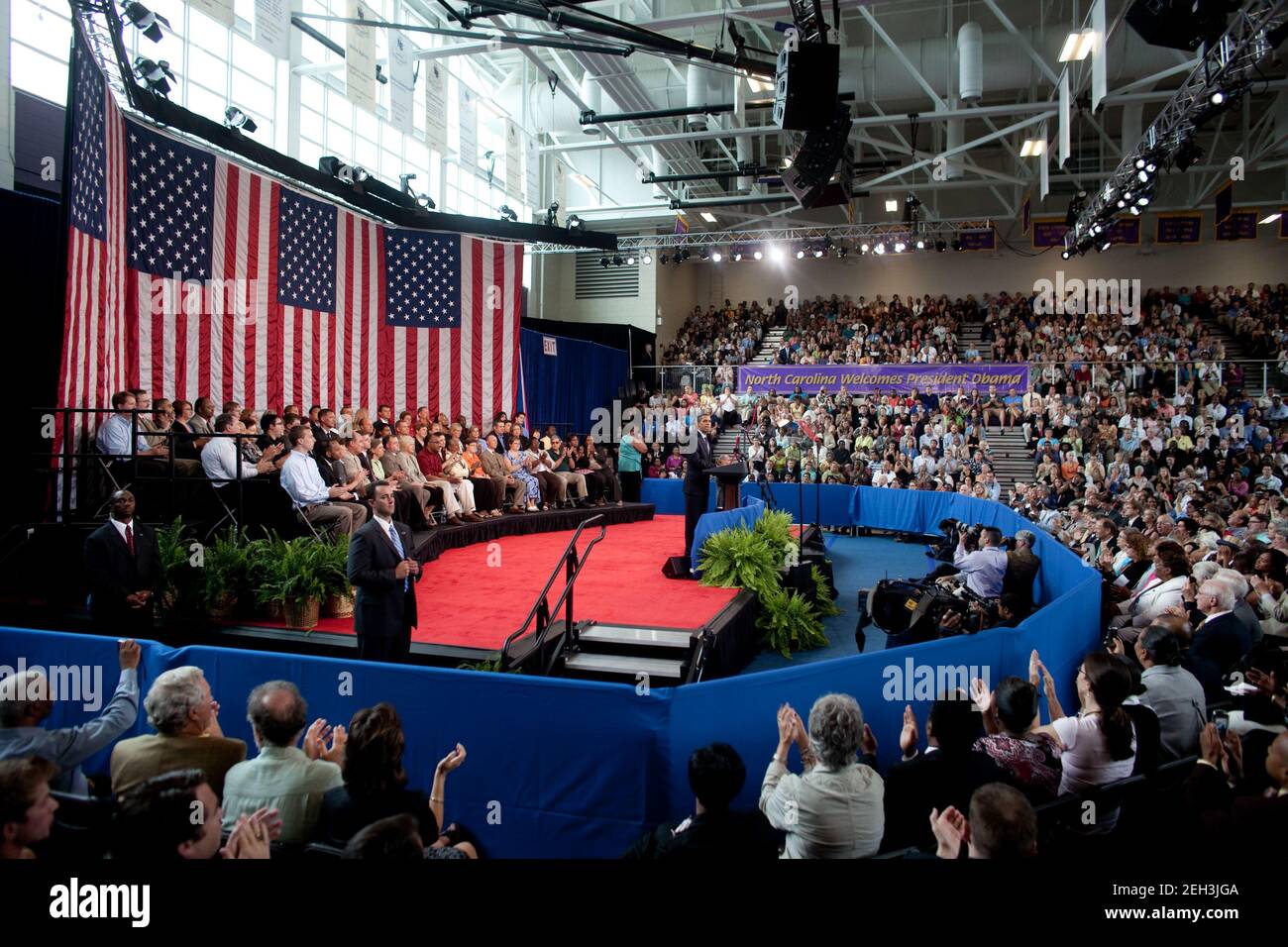 Präsident Barack Obama hält eine Ratssitzung an der Broughton High School in Raliegh, NC am Mittwoch, 29. Juli 2009. Stockfoto