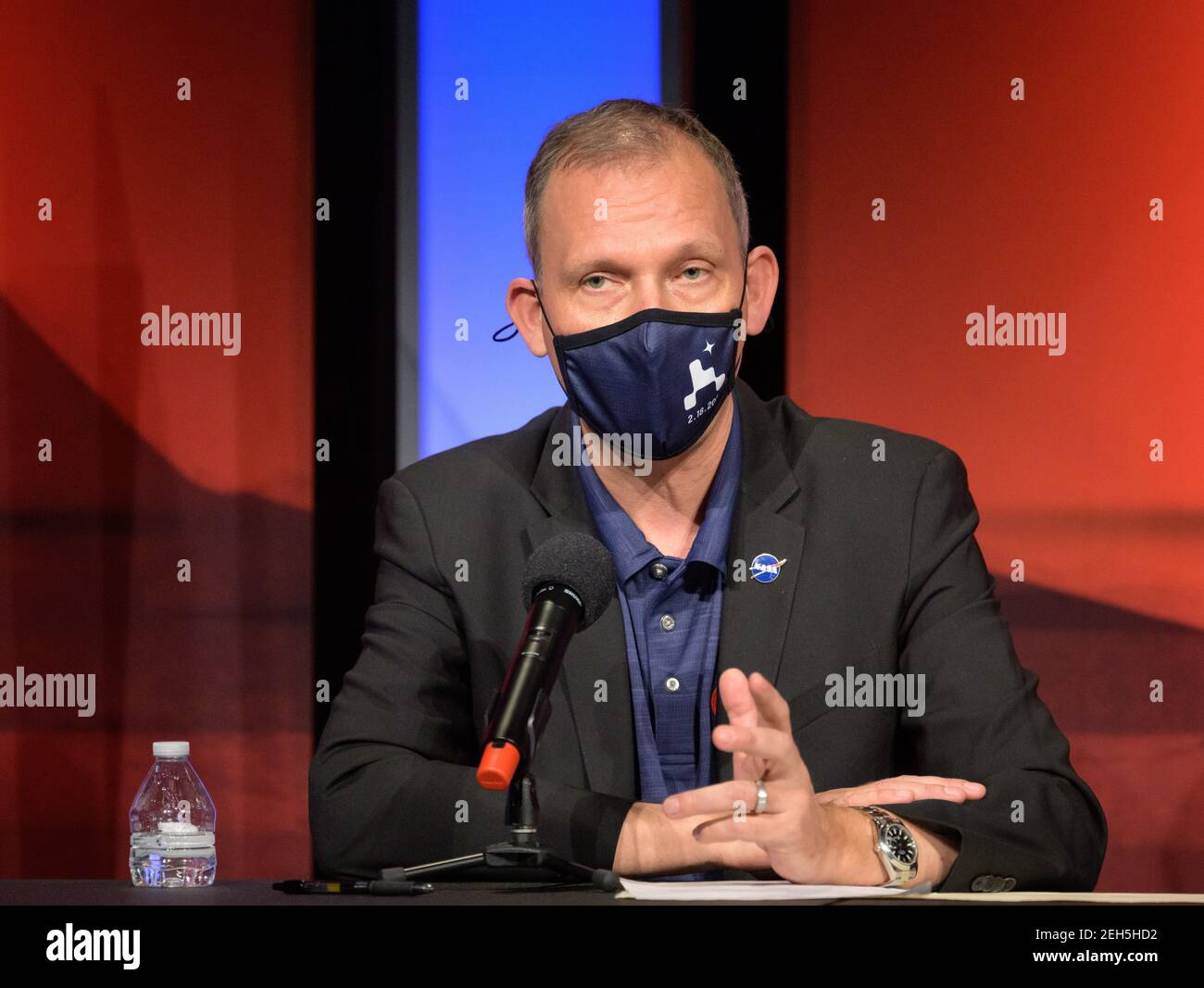 Pasadena, Vereinigte Staaten Von Amerika. Februar 2021, 18th. Thomas Zurbuchen, stellvertretender Administrator des NASA Science Mission Directorate, sagte während einer Pressekonferenz zur Aktualisierung der Mission nach der Landung im NASA Jet Propulsion Laboratory am 18. Februar 2021 in Pasadena, Kalifornien. Der Perseverance Mars Rover landete erfolgreich und begann sofort, Daten zurück zur Erde zu senden. Quelle: Planetpix/Alamy Live News Stockfoto