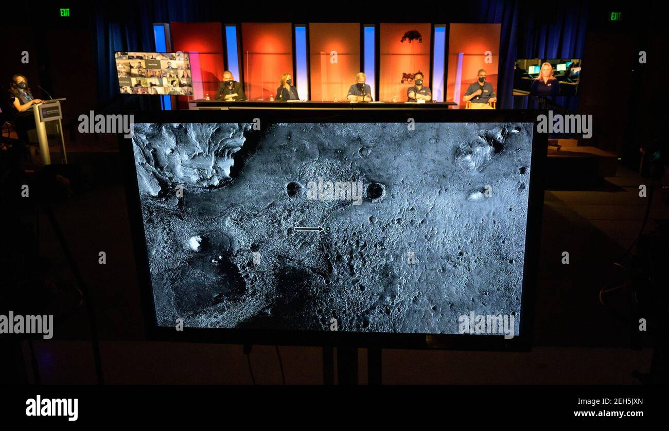 Pasadena, Vereinigte Staaten Von Amerika. Februar 2021, 18th. Ein Bild, das zeigt, wo Perseverance Mars Rover gelandet ist, wird während einer Pressekonferenz nach der Landung im NASA Jet Propulsion Laboratory am 18. Februar 2021 in Pasadena, Kalifornien, gezeigt. Der Perseverance Mars Rover landete erfolgreich und begann sofort, Daten zurück zur Erde zu senden. Quelle: Planetpix/Alamy Live News Stockfoto