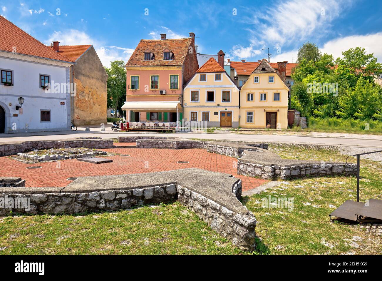 Stadt Karlovac Platz und bunte Architektur Blick, Zentral Kroatien Stockfoto