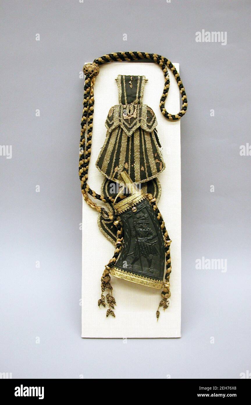 Gürtelträger mit Pulverflask und Tasche für Ladegeräte, Deutsch, Sachsen, Anfang 17th Jahrhundert. Stockfoto