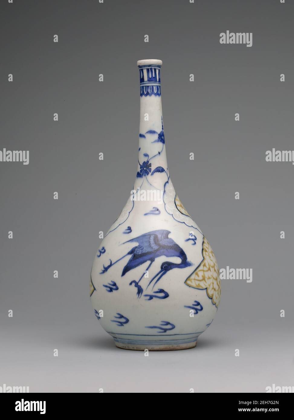 Flasche mit fliegenden Kranen, Iran, 1650s. Stockfoto