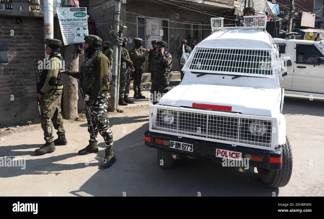 Barzulla, Srinagar. 19th. Februar 2021. Militante griffen Polizisten in Barzulla an. Kredit: Majority World CIC/Alamy Live Nachrichten Stockfoto