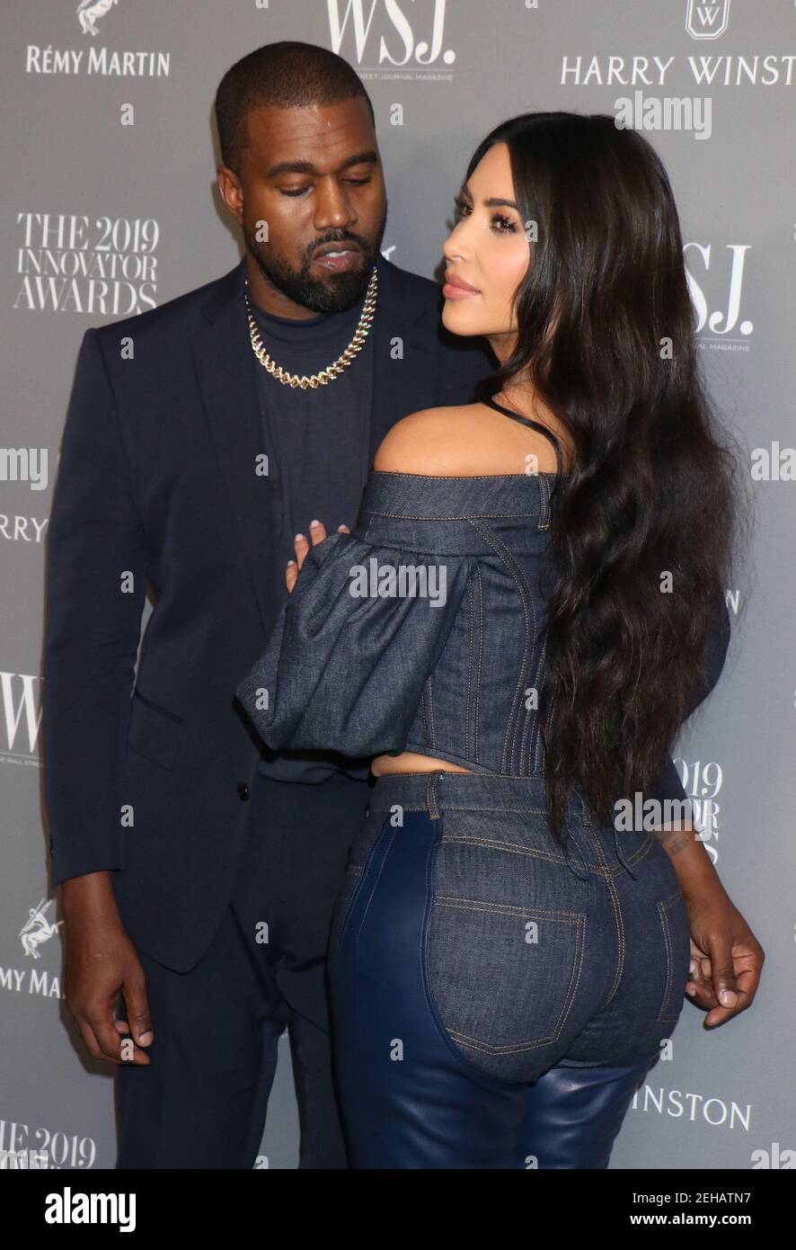 AKTE: Kim Kardashian \u0026 Kanye West Scheidungsakte. New York, NY, USA.  November 2021, 6th. Kanye West und Kim Kardashian West beim WSJ 9th.  Magazine Innovator Awards im Museum of Modern Art in, image size:886x1390