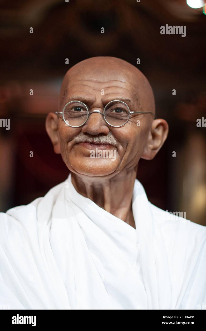Porträt von Mahatma Gandhi Wachsfigur in Ausstellung Museum Grevin in Paris, Frankreich Stockfoto