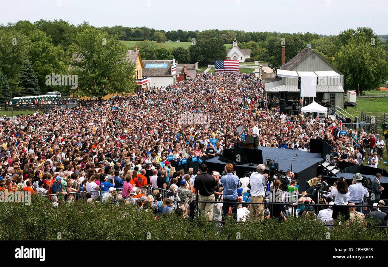 1. September 2012 "der Überblick über eine Wahlkampfveranstaltung in Urbandale, Iowa. Diese Ansicht war von einem Scherenaufzug direkt über dem Presseständer." Stockfoto