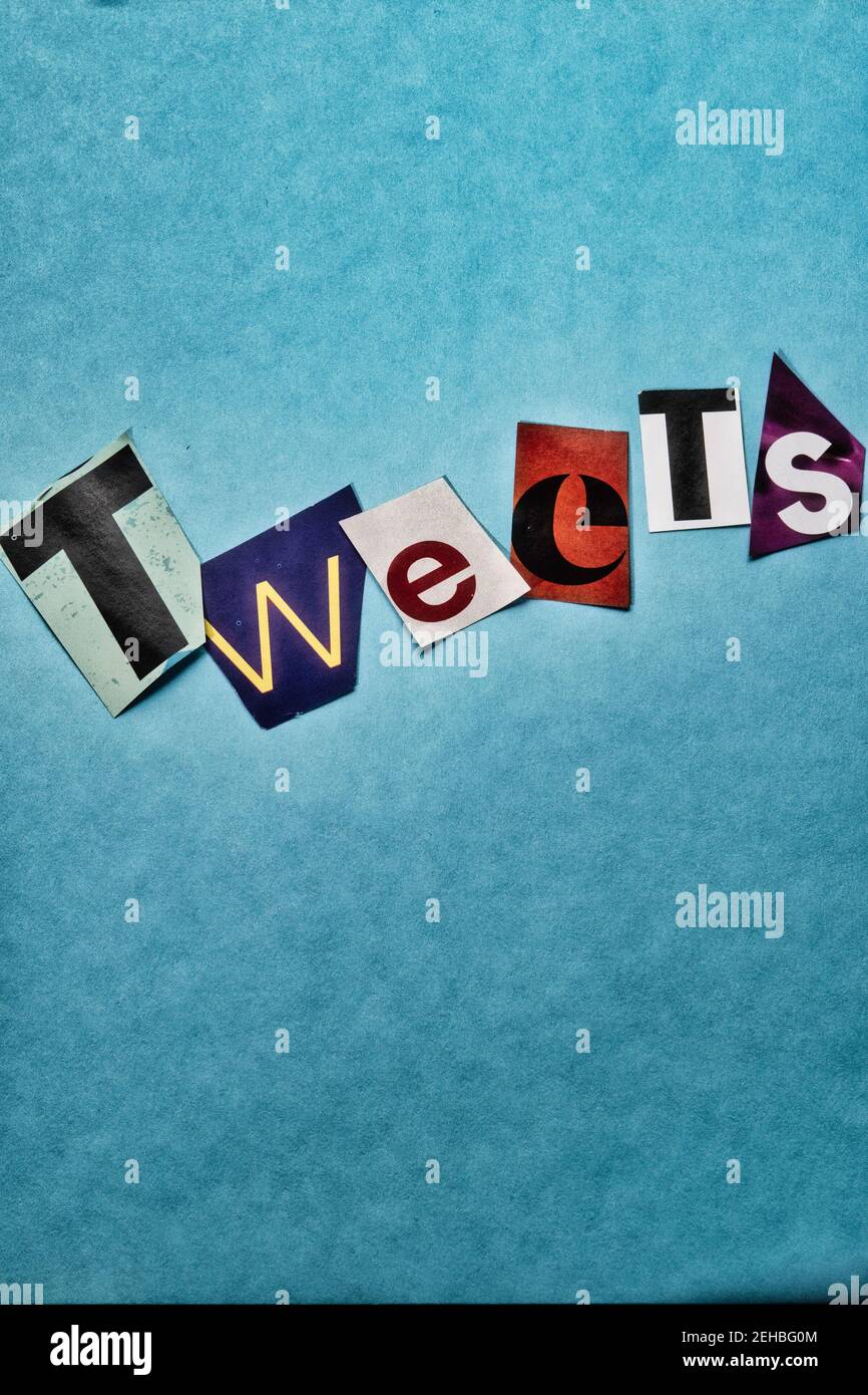Das Wort 'Tweets' mit ausgeschnittenen Papierbuchstaben in der Lösegeld Note Effekt Typografie, USA Stockfoto