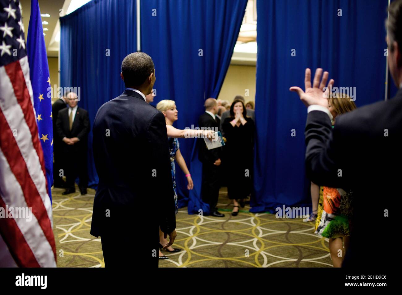 Ängstliche Besucher warten darauf, Präsident Barack Obama in Indianapolis zu treffen, 17. Mai 2009. Stockfoto