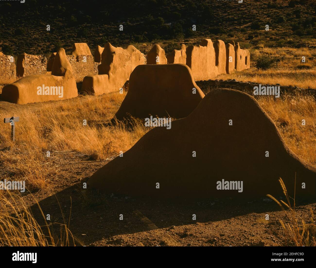 Cochise County, AZ/NOV teilweise restaurierte Ruinen von Fort Bowie, Ft. Bowie National Historic Site befindet sich im Apache Pass im Osten von Arizona. Stockfoto