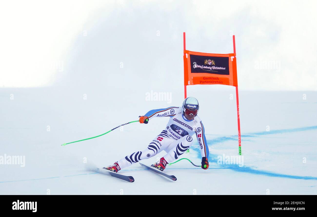 Andreas Sander aus Deutschland beschleunigt beim Weltcup-Männer-Downhill-Rennen im bayerischen Skigebiet Garmisch-Partenkirchen am 30. Januar 2016. REUTERS/Dominic Ebenbichler Bild bereitgestellt von Action Images Stockfoto