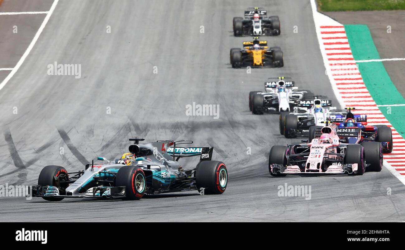 Formel 1 - F1 - großer Preis von Österreich 2017 - Red Bull Ring, Spielberg, Österreich - 9. Juli 2017 Mercedes' Lewis Hamilton im Einsatz während des Rennens Reuters/Dominic Ebenbichler Stockfoto