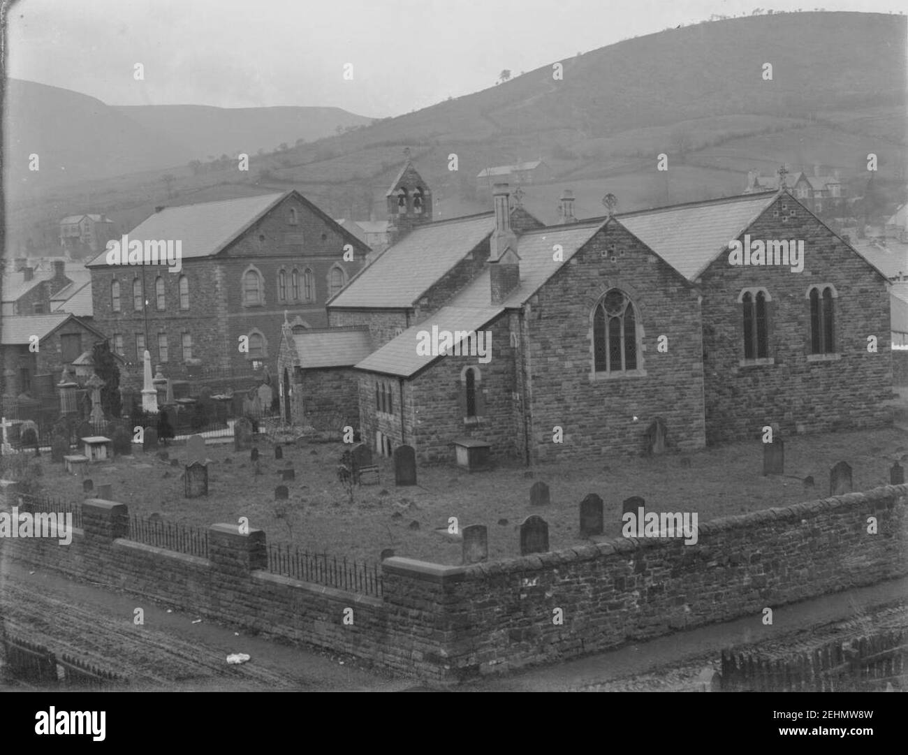 Pfarrkirche Und Bethesda-Kapelle, Ton Pentre, Rhondda (4641511). Stockfoto