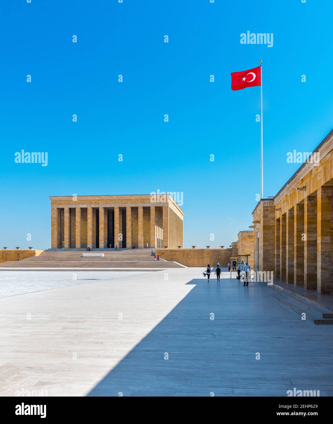 ANITKABIR Blick mit schönen blauen Himmel. Anitkabir ist das Mausoleum von Mustafa Kemal Ataturk. Ankara, Türkei. Stockfoto