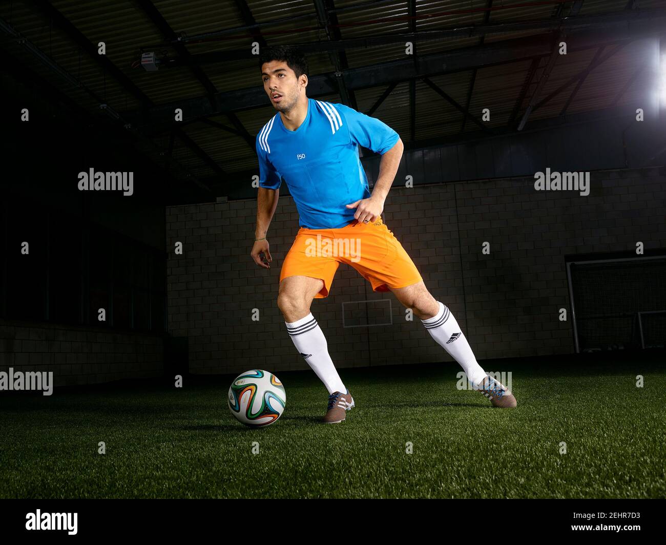 Fußball - Luis Suarez Neuer Adidas Fußballschuh Launch der erste gestrickte  Fußballschuh der Welt, die adidas Samba Primeknit Fußballschuhe Luis Suarez  bringt den neuen adidas Samba Primeknit Fußballschuh auf den Markt der