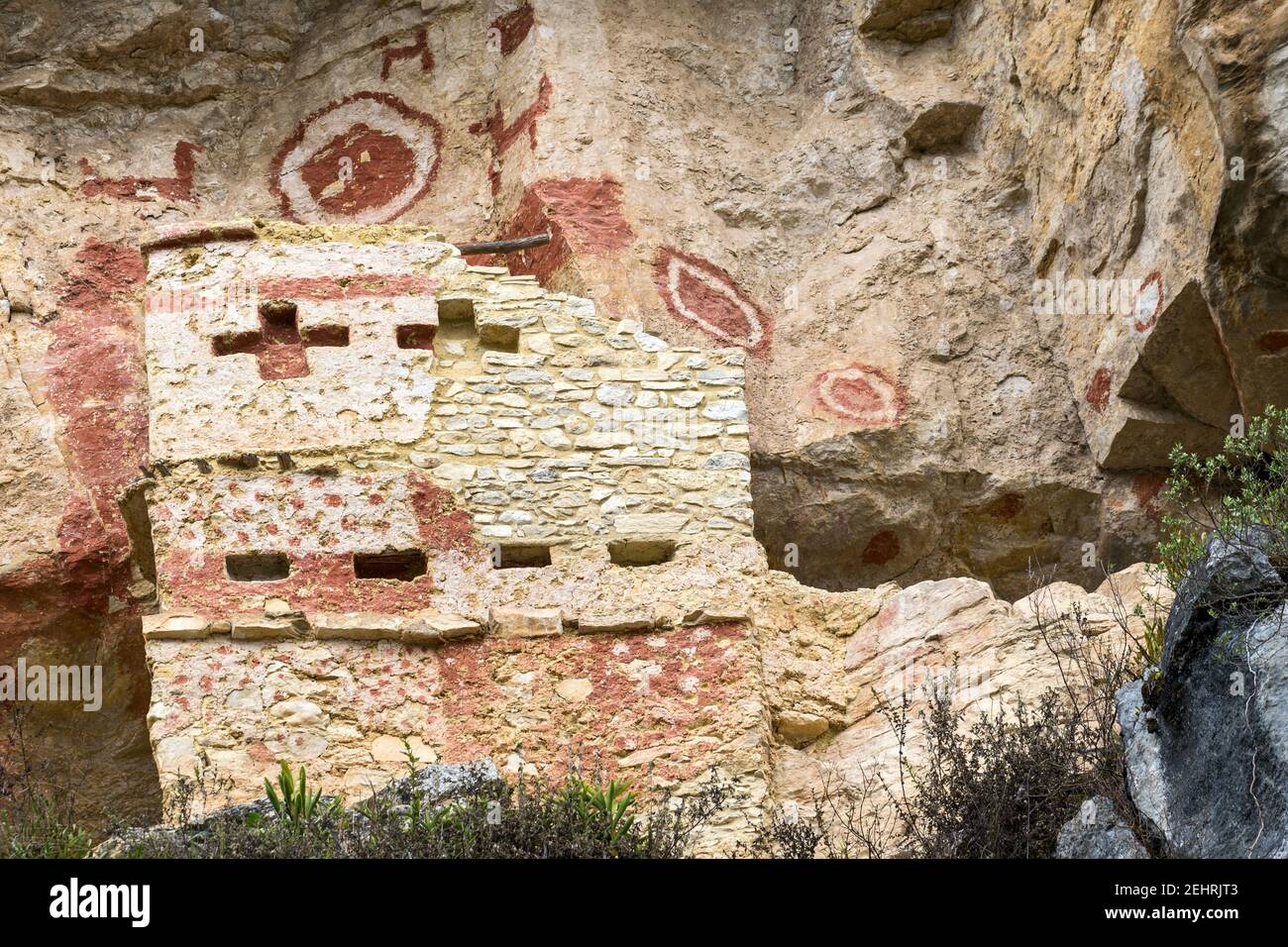 Revash Gräber, in der Nähe von Yerbabuena, aus dem Felsen geschnitzt, Peru Stockfoto