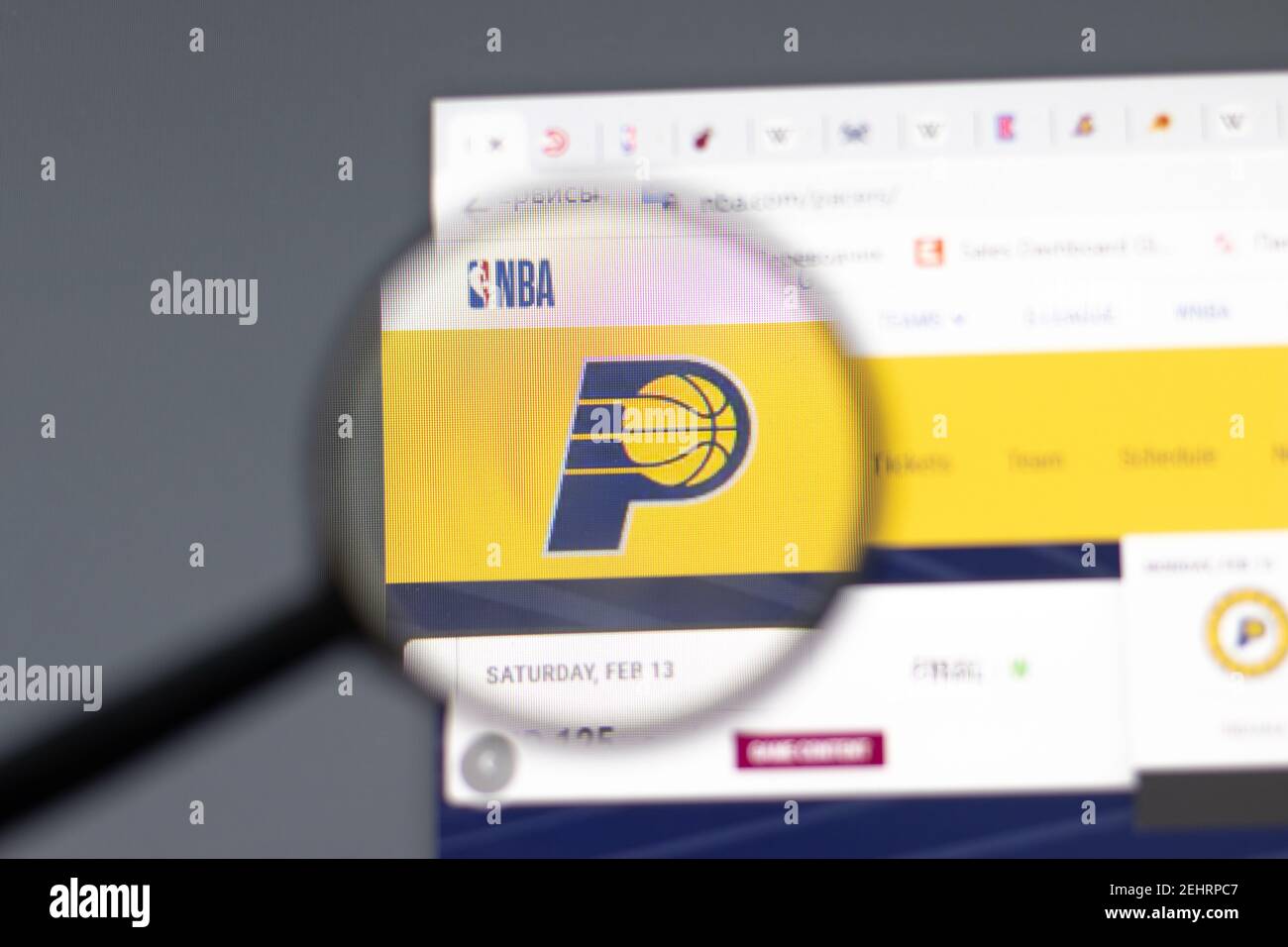 New York, USA - 15. Februar 2021: Indiana Pacers Website im Browser mit Firmenlogo, illustrative Editorial Stockfoto