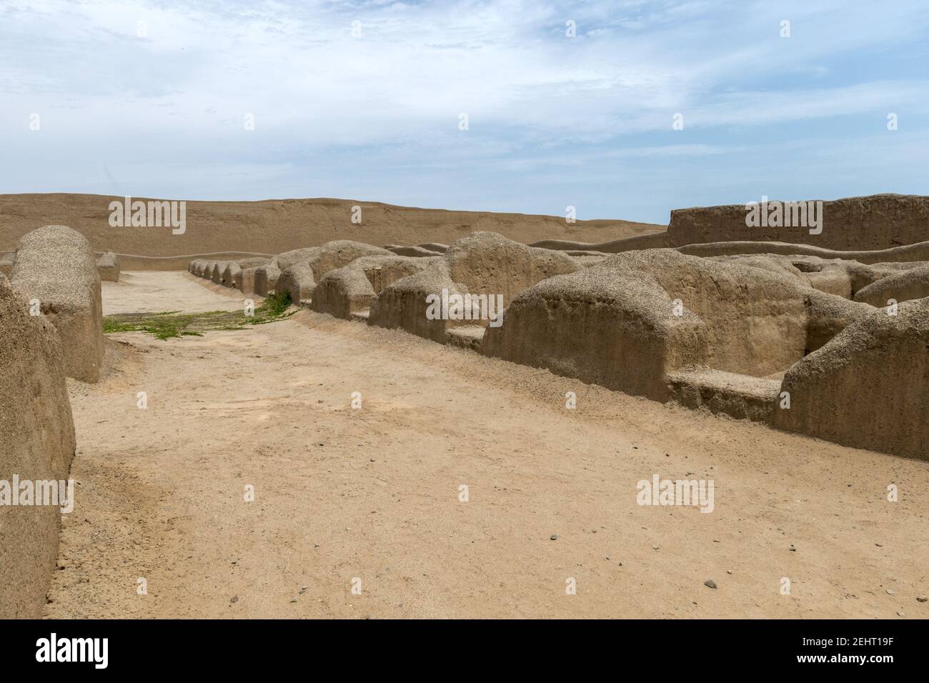 Geradlinige Innenwände, Palast des 14th. Jahrhunderts, Chan Chan, die größte Adobe-Stadt der Welt und die größte präkolumbianische Stadt Südamerikas, Moche Valley, Trujillo, Stockfoto