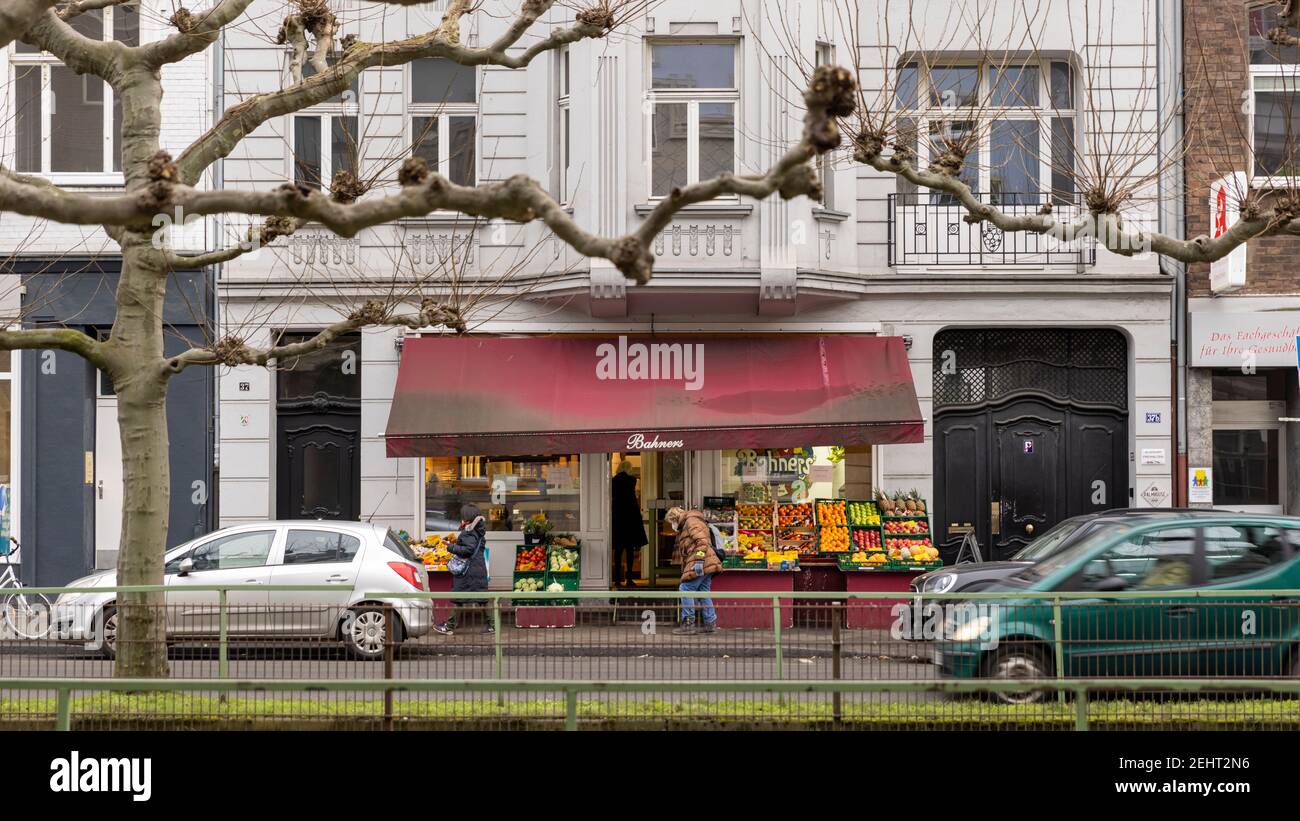 Im Freien verkaufte Lebensmittel in Oberkassel, Düsseldorf Stockfoto